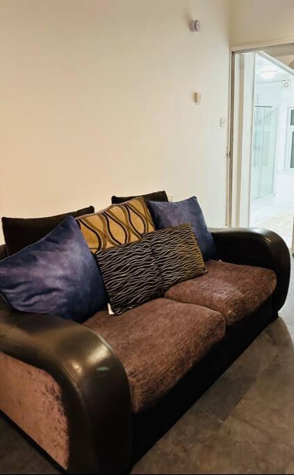 Bespoke 2 Bedroom Apt Derby City 외부 사진