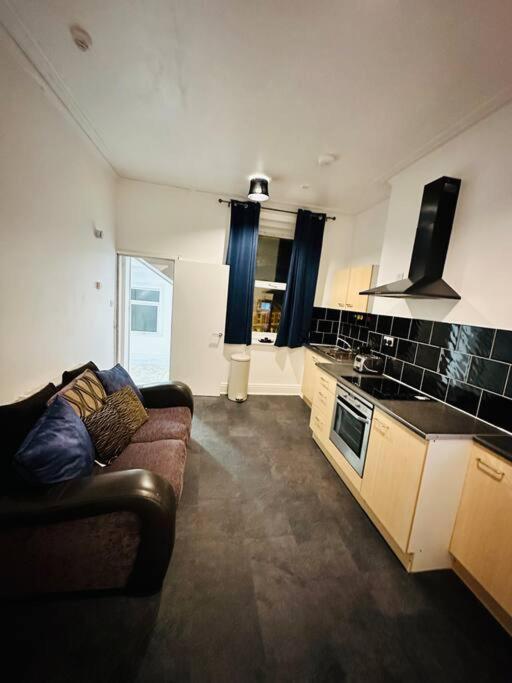 Bespoke 2 Bedroom Apt Derby City 외부 사진